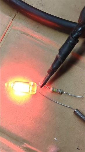 Phase tester bulb resistance and without resistance