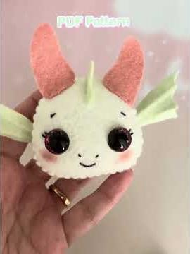 DIY dragon. Stuffed animals plush. Dragon felt toys. Check out dragon pattern. #dragon #diy #felt