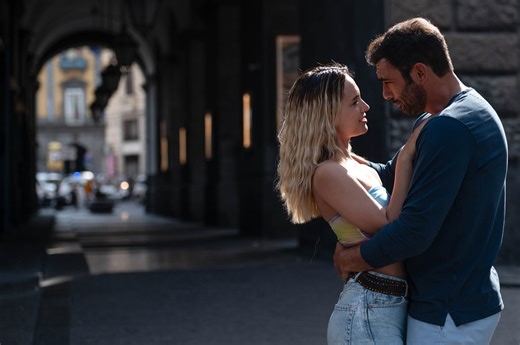 Hotspot - Amore Senza Rete, Francesco Arca e Denise Tantucci nel film di Giulio Manfredonia. Clip esclusiva