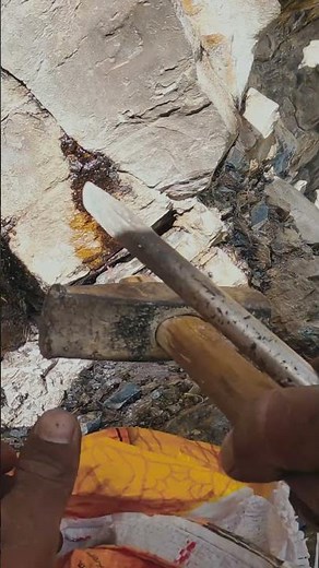 Extracting Shilajit from the Himalays of Nepal | Authentic and Original Shilajit Extraction Process
