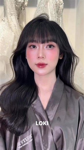 2.4K views | 퐵푟푖푑푎푙: Nguyễn Hường | Tone makeup mong manh, thuần khiết như những giọt sương cho nàng dâu trong ngày Shooting. Nếu nàng yêu thích bất cứ tone make-up nào thì inbox ngay cho Loki Wedding để được tư vấn kĩ càng hơn nha. #LokiWedding #Makeupcodau #Anhcuoi #chupanhcuoi | Loki Wedding Studio | Facebook