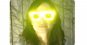 Reflektierende Brille verhindert Gesichtserkennung