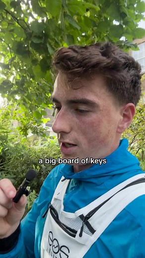 5 Things You Didn’t Know About EOS Elite 👇 EOS started in a bedroom back in 2020 when two friends weren’t happy with the running vests on the market. One of those friends, Lorcan, is a professional footballer in the League of Ireland. He’d train in the morning, then pack vests and ship orders in the afternoon. We sold our very first batch of vests to local runners in Ireland - today over 40,000 runners worldwide use EOS. Every design is tested by our own team during training runs, races, and lo