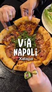 Nuevo restaurante italiano en Xalapa donde te sirven en esculturas romanas bajo un cielo pintado a mano! Con muchas promociones en pizzas y pastas, un restaurante italiano familiar donde los niños comen gratis! Se llama @via.napolixalapa en Xalapa Veracruz #xalapa #restauranteitaliano #quehacerenxalapa #comidaitalia #veracruz z | MaritzaTrigo