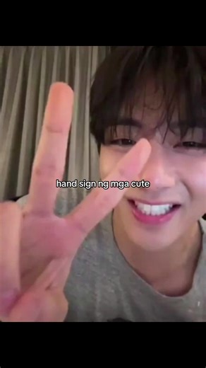 Cute Hand Signs You Should Know