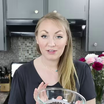 A rich and creamy whipped chocolate filling served in a crisp chocolatey Oreo Crust! RECIPE: https://sugarspunrun.com/chocolate-icebox-pie/ | Sugar Spun Run