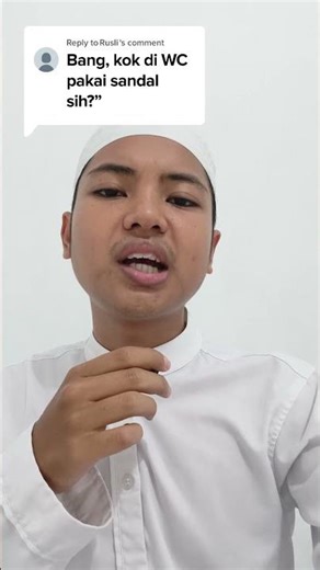 Emang ada yang di kamar mandinya ada sandal?