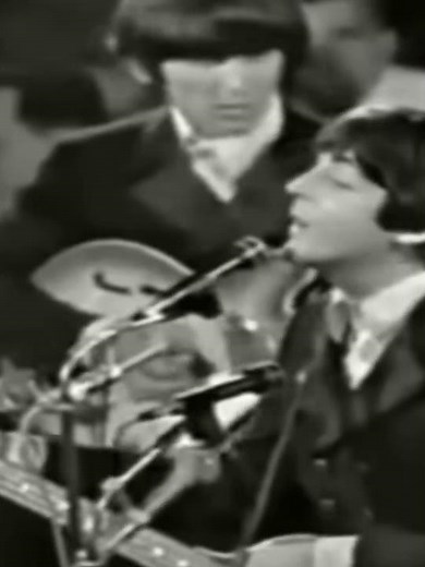 Yesterday by The Beatles live (1965)