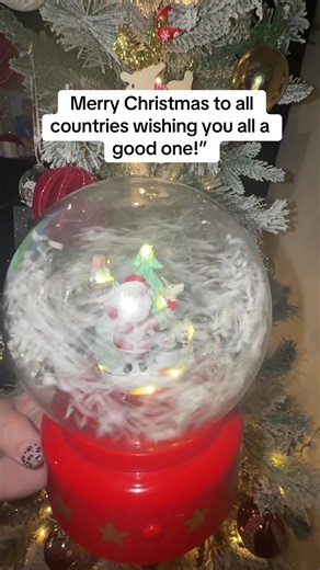“I love Christmas, but it’s sad as well seeing the empty seats of loved ones we’ve lost.” #merrychristmas #globe #santa #countries #luck