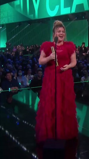 …and the award for Daytime Talk Show of 2022 goes to @Kelly Clarkson Show! 👏 #PCAs #kellyclarksonshow