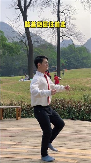 机器人走路教学来啦#机械舞 #霹雳舞 #霹雳舞教学 视频中是我可爱的妈妈