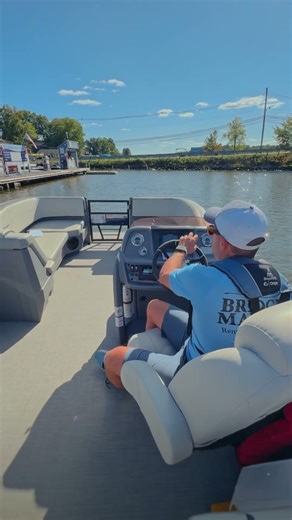 How To Spin a Pontoon Around and Head Back into the Marina: Bridge Marina Boating Tip #shorts