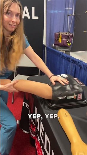 ER nurse in Action?! Is she allowed to do this? #emergencymedicine