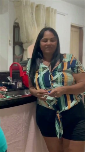 Sobrinha folgada explorando a tia idosa: Até onde vai a ganância?