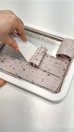 Easy Home Cafe 🍦 Making Rolled Ice Cream at Home! 🫐🍦🌀💜