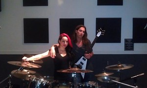 Former MEGADETH Guitarist JEFF YOUNG Joins Forces With LUX DRUMMERETTE