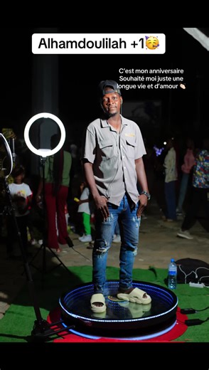 Le temps passe vraiment vite 🤔encore une année dans ma vie Alhamdoulilah 🙏#chidotikktok mais j’aurais aimé la passer entre ma femme et enfant,Dieu exauce moi cette prière 🥹🥹j’ai pas encore de copine mais rien n’est impossible pour toi,je veux beaucoup d’amour car j’ai un cœur malade 🤢 qui a besoin d’une soignante,merci une fois encore pour le souffle de vie 🤲🤲🙏