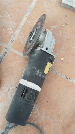 s-a ars inca un polizor unghiular