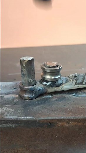 This welder will show you how to make your own manual iron chain printer