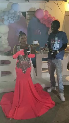 The wayyyy howwww mi did excited 😂😂😂😂😂😂😂😂😂😂😂💗💗💗💗💗💗💗💗💗💗 i got a mini me 😭😭😭😭😭😩😩💗💗💗💗