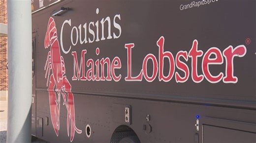Cousins Maine Lobster food truck visits central Iowa