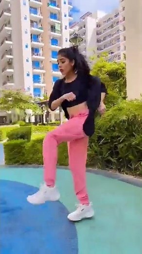 Rate my steps out of 10💃💃 | Anju Mor | #anjumor #anjumordance #ytshort