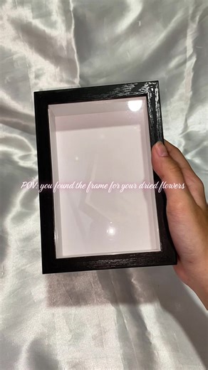 Create a Beautiful Flower Frame Display