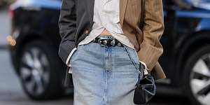 Faldas largas y midi vaqueras: cómo llevarlas como las expertas este otoño