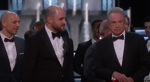 Oscars 2017: 'Moonlight' wins best picture award after baffling on-stage flub