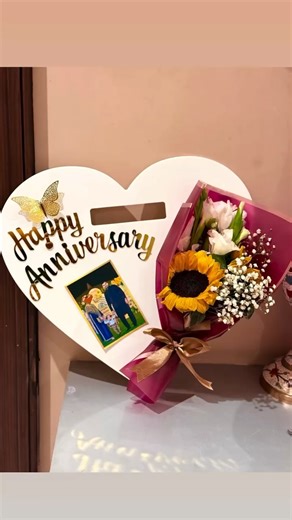 Wrappings & Events on Instagram: "“Personalised acrylic anniversary tray 🌼 Perfect for gifting love, memories & flowers — all in one timeless piece ✨”📩 DM to order"