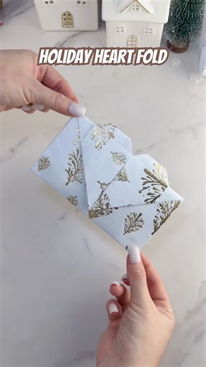 A simple diy envelope. #giftingideas #papercraft #holidaycraft #wrappingideas #festivecrafts