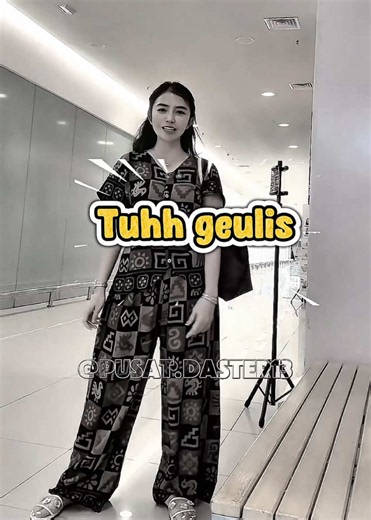 Sudahhh seee on point inieh, yakali gak ikut checkout juga eteh bundaaa Check keranjang kuningg~🛍️💕👀#setelan #rekomendasi #motif #fyp