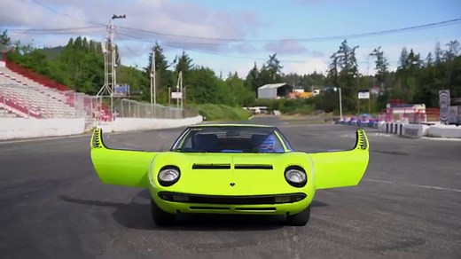 Lamborghini Collectors Are Clamoring Over This Vintage Lime Green Miura