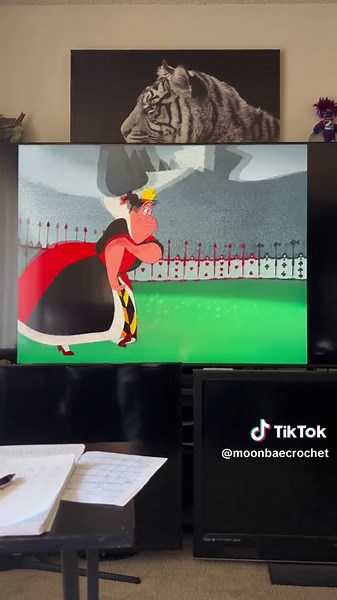 Crocheting Alice in Wonderland Square | Disney Inspired