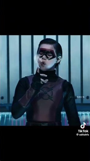 Chapa de Silva de la serie danger force