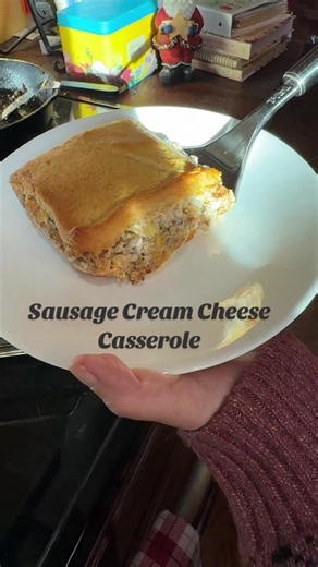 Sausage Cream Cheese Casserole #sausagecreamcheesecaserole #easyrecipe #easybreakfast #breakfastcasserole
