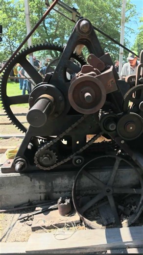 Steam traction engine powered veneer lath in action 🤠 Lathrop Missouri tractor show #shorts