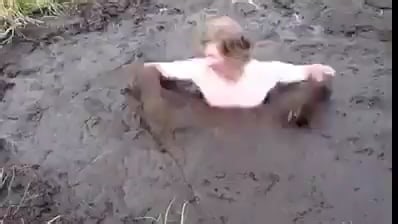 Instructor demonstrates what not to do in quicksand