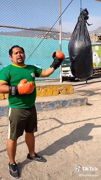 básico para golpear sacó #boxing #boxeo #box #lucha #entrenamiento #personaltrainer #preparacionfisica