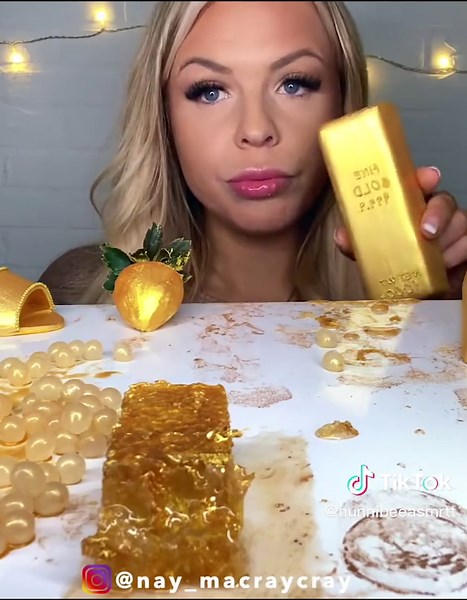 ASMR Honeycomb Interactions and Relaxing Sounds