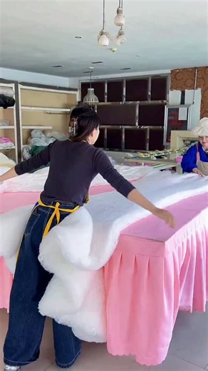 3.9K views · 897 reactions | #SilkFloss #SilkFlossArt #SilkFlossEmbroidery #CraftingWithSilkFloss #HandmadeWithSilkFloss #TextileArt #SilkThreads #EmbroideryDesign #DIYProjects #CreativeCrafts #Needlepoint #SewingTutorial #ArtisanCrafts #EcoFriendlyTextiles #SilkFlossAddict #CraftCommunity #FiberArtistry #EmbroideryStitch #SilkFlossObsession | Mulberry Silk Arm Industy | Facebook