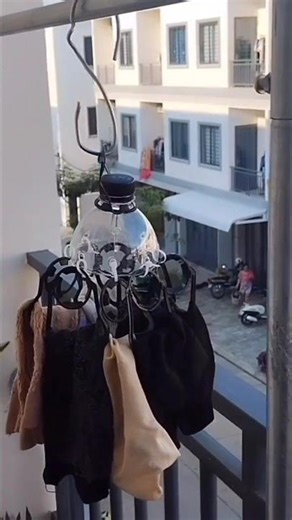 ​Don't Throw This Away! ♻️ DIY Bottle Hack/A Genius Multi-Hanger