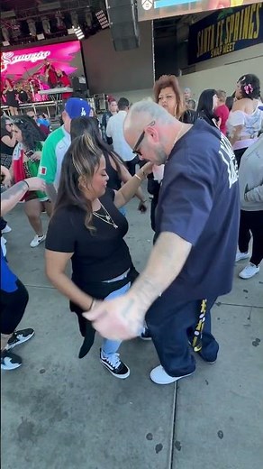 #cholo dance culture #80smusic at Santa Fe SS😎👊