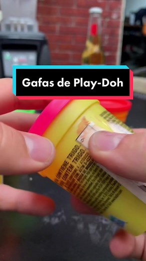 Gafas Innovadoras de Plastilina: DIY y Reciclaje Creativo