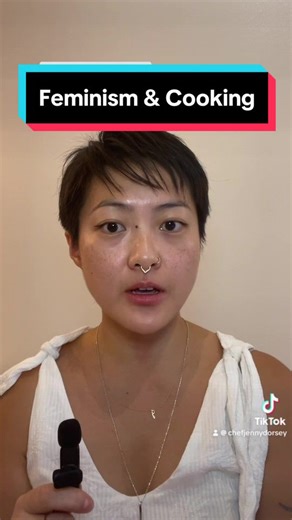 Pretty awkward when you learn a little history 🫠 It’s so unfortunate that we could’ve been living in a world where community-funded restaurants are the norm but instead we just have endless op-eds about why the restaurant model is “broken” 😒 Also, feminism isn’t about rejecting activities historically labeled as “domestic,” but that domestic labor should not be weaponized to control and constrain women. #feminism #americanhistory #foodstudies #foodeducation #foodpolitics #foodhistory #gendereq