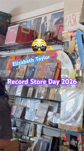 We survived the line and scored one of the very last Taylor Swift vinyls! #recordstoreday #vinyl