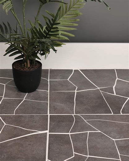 Broken tiles as a one-of-a-kind design! 🙌 | Art & Painting