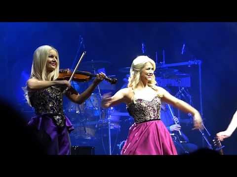 Oonagh und Celtic Woman