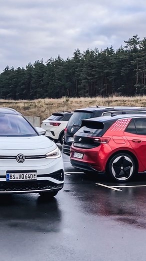 Matthias Luft on Instagram: "Rear cross traffic alert w/ auto breaking in the ID.3! ⚠️ #gimmick #gadget #feature #tech #technology #cartech #instacar #car #cartastic #motoreport #crosstraffic #rcta #rearcrosstrafficalert #assistant #emergencybreak #breaking #parking #vw #vwgolf #vwid3 #vwid"