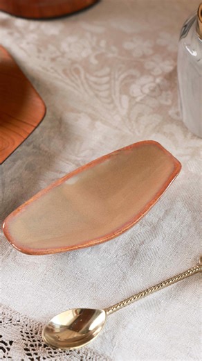 You can also present food like a professional caterer using our best-selling single portion serveware. Presenting the community favourite, Boat Server. Do tell us in comments what snacks you would like to serve in this Boat serveware? {food presentation ideas, food styling, catering at home, diy hosting, hosting ideas for high tea, hosting buffet table, diy grazing table, catering table, diy catering, food styling ideas, kitty party recipe, kitty party ideas, kitty party food ideas} #serveware #